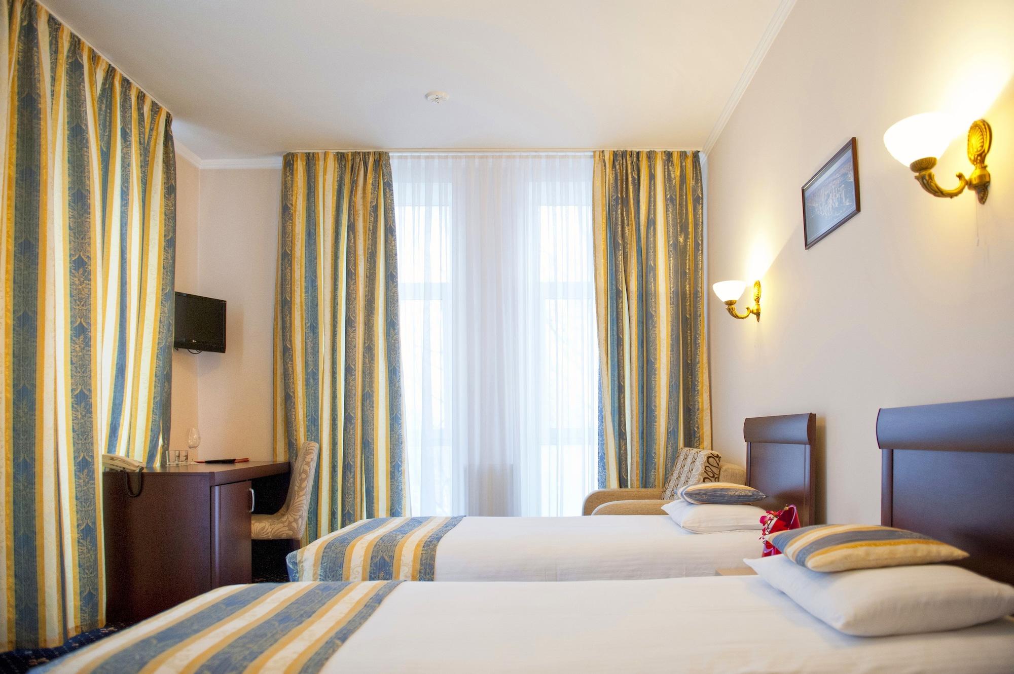 Manhattan Hotel & Restaurant Кишинев Екстериор снимка