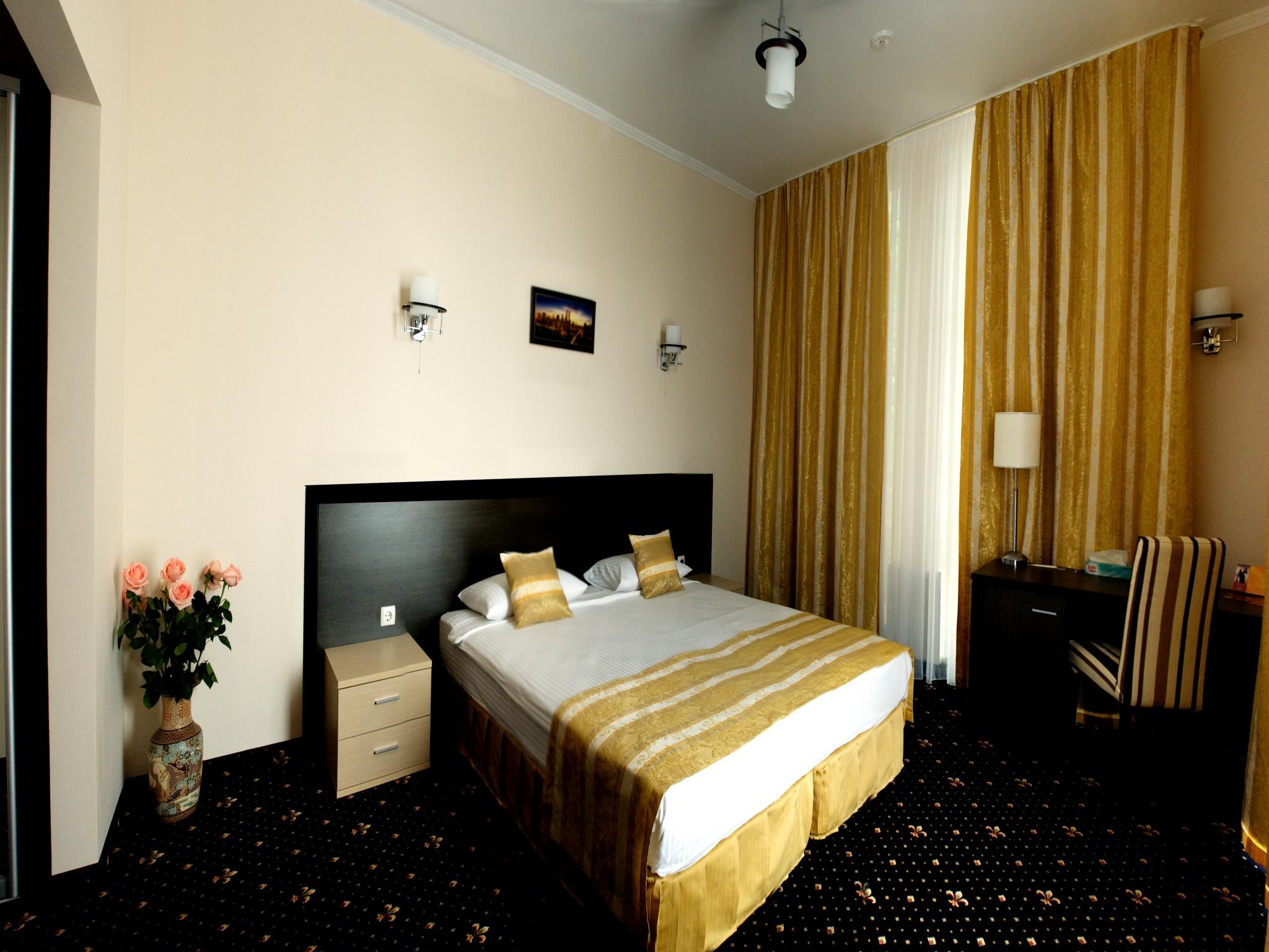 Manhattan Hotel & Restaurant Кишинев Стая снимка