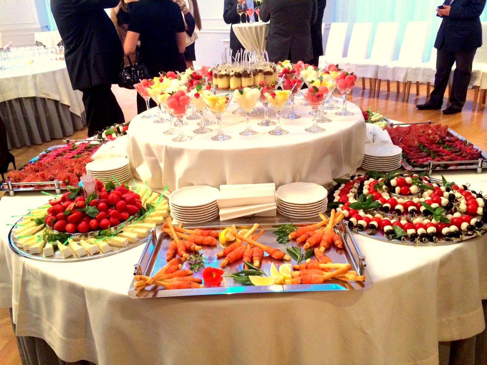 Manhattan Hotel & Restaurant Кишинев Екстериор снимка