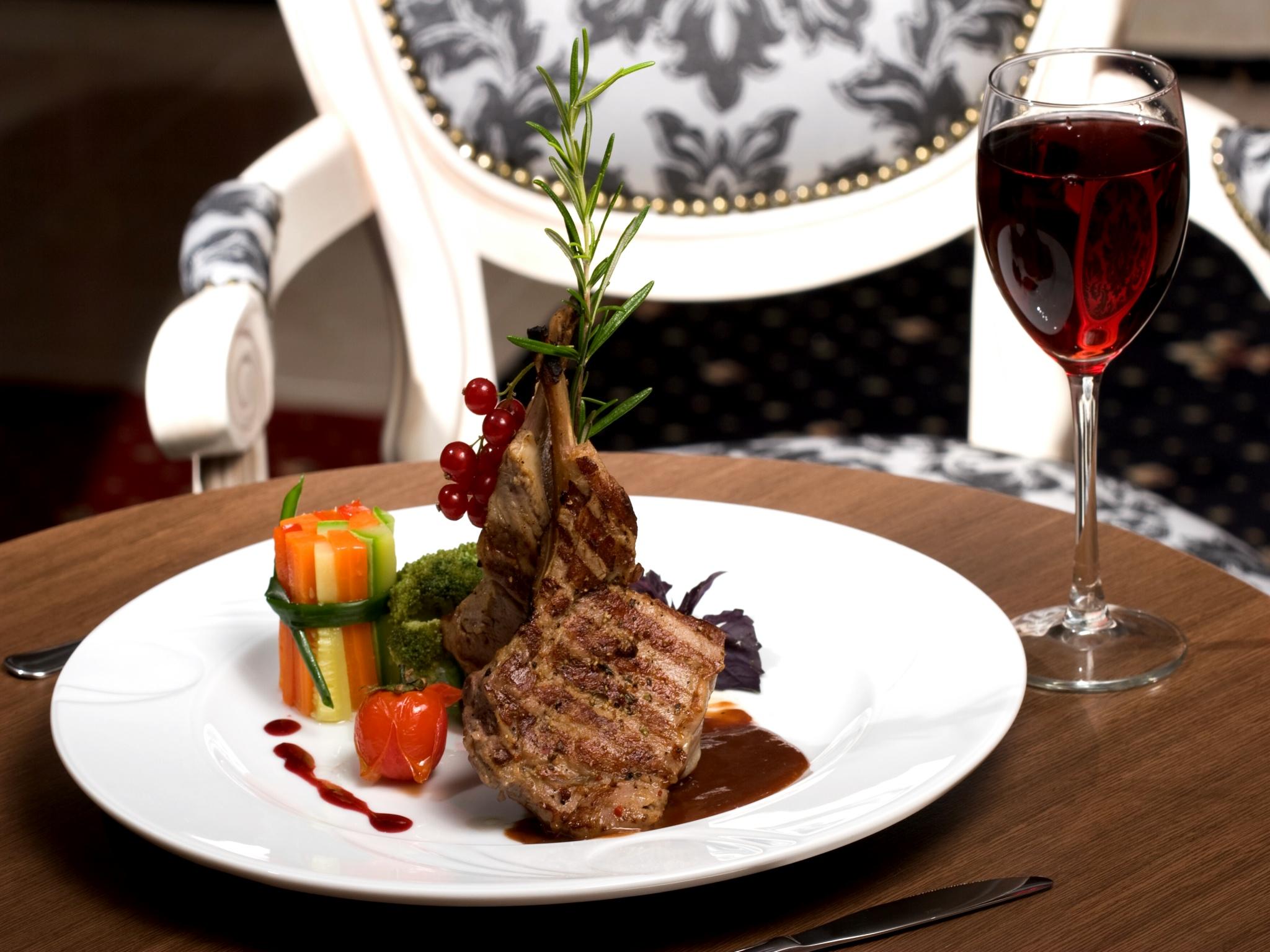 Manhattan Hotel & Restaurant Кишинев Екстериор снимка