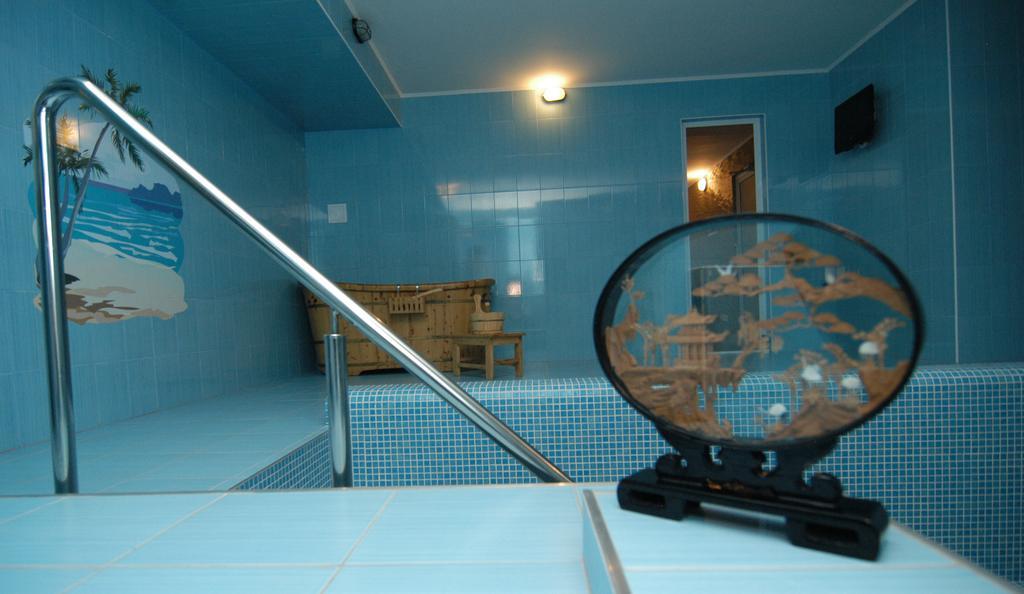 Manhattan Hotel & Restaurant Кишинев Екстериор снимка
