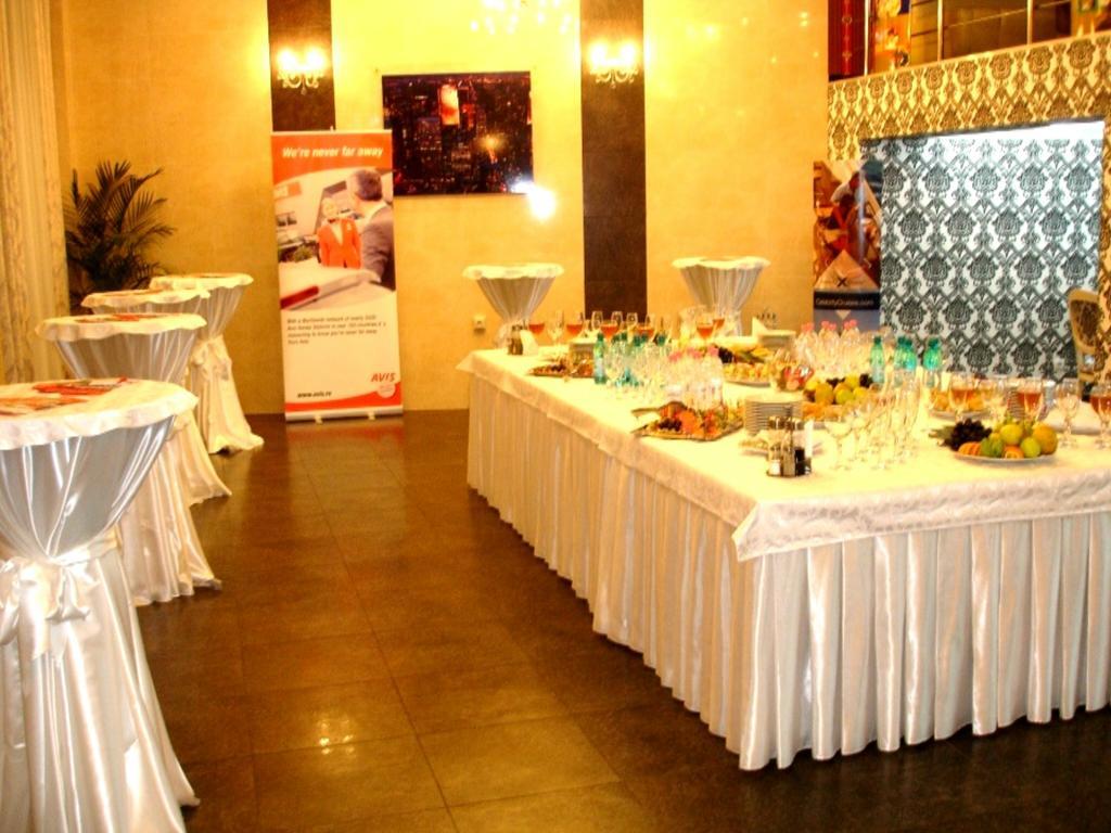 Manhattan Hotel & Restaurant Кишинев Съоръжения снимка
