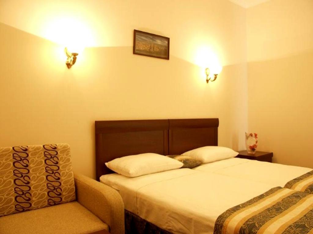 Manhattan Hotel & Restaurant Кишинев Екстериор снимка