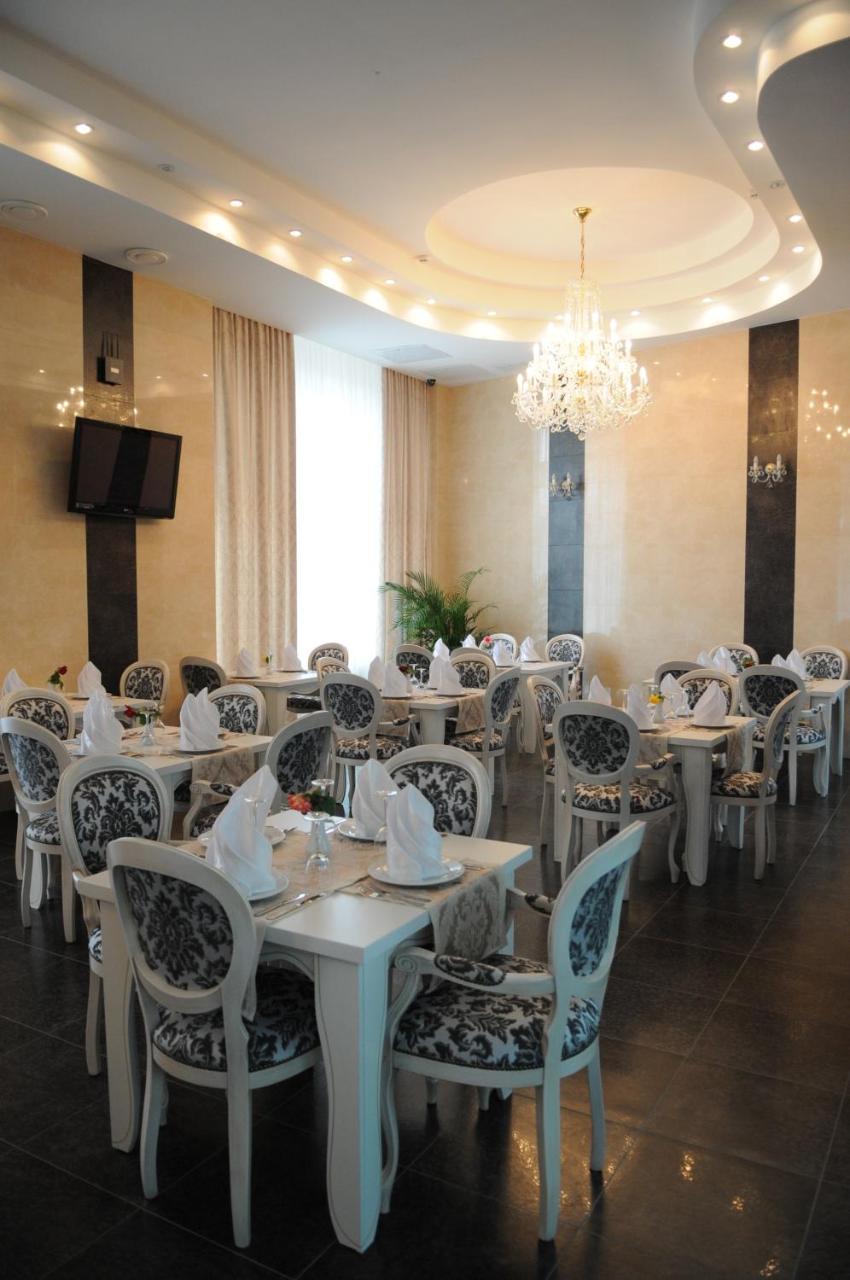Manhattan Hotel & Restaurant Кишинев Екстериор снимка