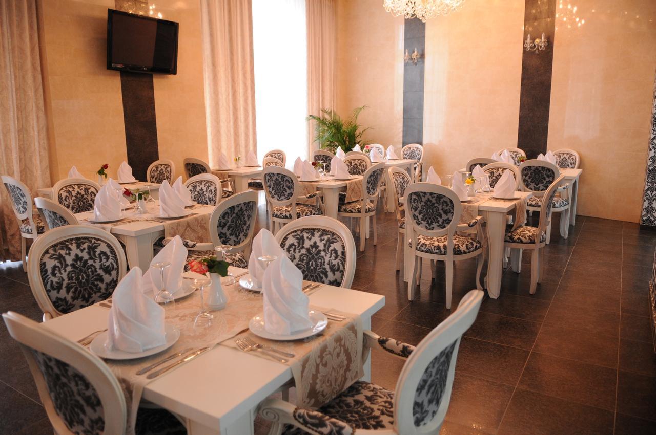 Manhattan Hotel & Restaurant Кишинев Екстериор снимка